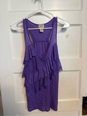 Eyelash Couture purple ruffle v-neck tank top with lace detailing Size Medium